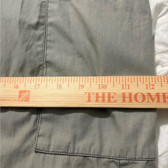 Roni Rabl Light Gray Wide Leg Culottes/Capri Pants. Zipper Button Closure Size M - Picture 12 of 15